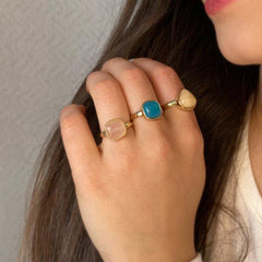 ANEL DOURADO AJUSTAVEL PEDRA QUADRADA 10X10MM