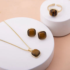 ANEL DOURADO AJUSTAVEL PEDRA QUADRADA 10X10MM