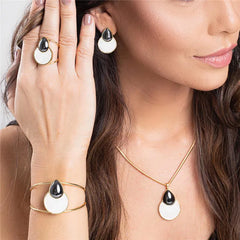 ANEL DE REGULAGEM DOURADO EM HEMATITA COM PEDRA FRAGMENTADA