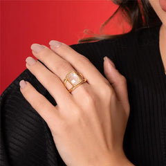 ANEL DOURADO RADIANTE PEDRA FACETADA