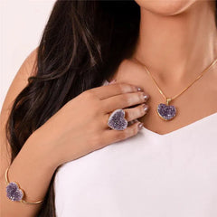 ANEL CORACAO DOURADA COM PEDRA GEODO NATURAL