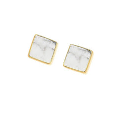 BRINCO DOURADO GEOMETRICO COM PEDRA NATURAL