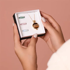 COMBO RELICÁRIO DOURADO MÃE COM QUATRO PEDRAS