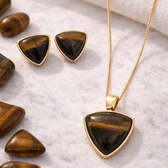 CONJUNTO DOURADO PEDRA CABOCHÃO TRIANGULAR