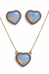 CONJUNTO CORAÇÃO DOURADO PEDRA CABOCHÃO COM RÓDIO BRANCO