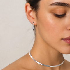 CHOKER/ARO SOLITARIO FOLHEADO A PRATA