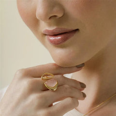 ANEL DOURADO PEDRA STILETTO CABOCHÃO